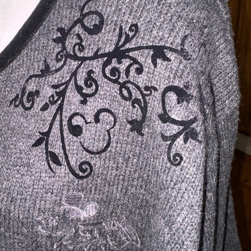 VINTAGE DISNEY GRAY CARDIGAN W/MICKEY MOUSE EMBROIDERED ON THE FRONT - Picture 3 of 10